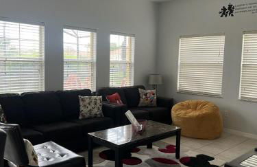 Lakefront Retreat 4BR-3BA Pool Home Near Disney - Foto 44