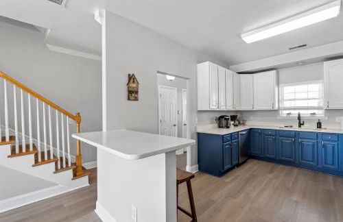 ☆Live on the Water! Lake Palmetto Palm w/ Patio - 10Min to Downtown & Beaches☆ - Foto 54