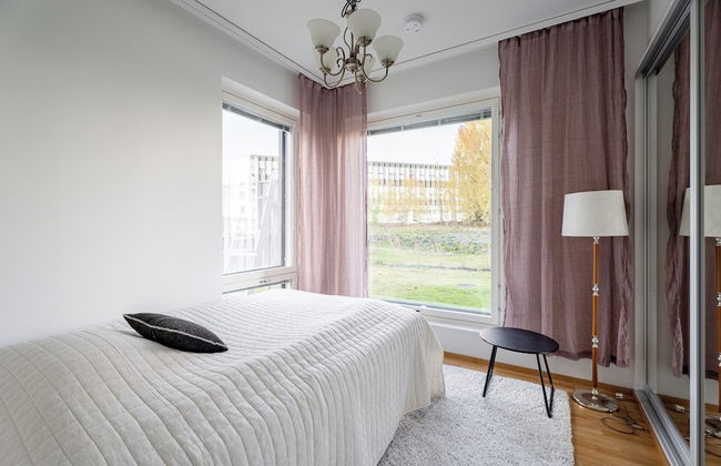 Modern 2BR Apt with Sauna & Free Parking - Foto 2