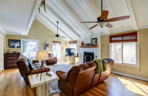 Ocean Isle Beach Home with Canal Views! - Foto 1