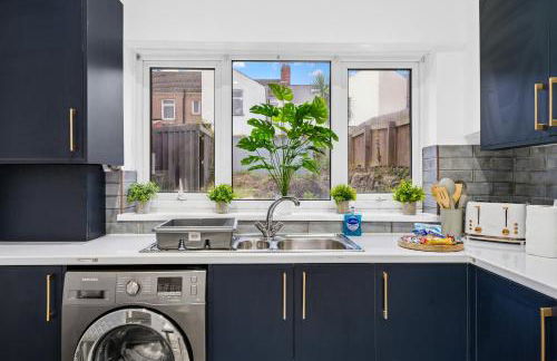 Deja Two Luxe 4BR House By AltoLuxo Short Lets & Serviced Accommodation With Free WiFi & Parking - Foto 34