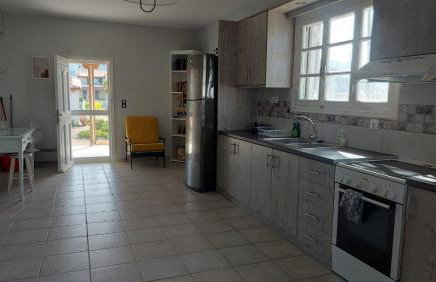 Vintage Beach House - Photo 4