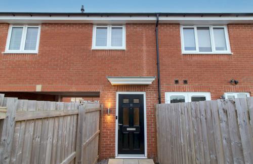 Charming Coastal Retreat - 1-Bedroom Flat in Blyth - Pass the Keys - Foto 8