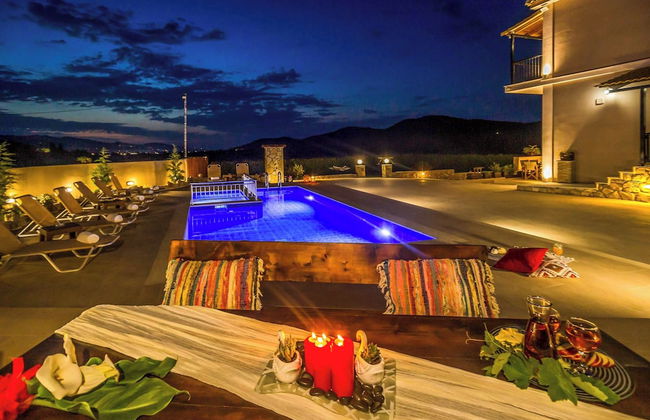 Maggie Alonia - Photo 39