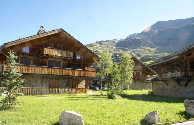 Chalet With Fireplace in Alpe D'huez - Photo 9