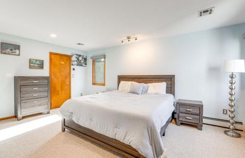 New Jersey Home with Private Office and Backyard Oasis - Foto 12