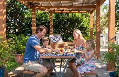 Steps to the Beach Pool Courts Family Fun - Foto 44