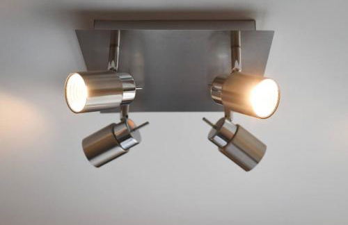 Air Maison - Family Home with Off-Road Parking - Photo 18