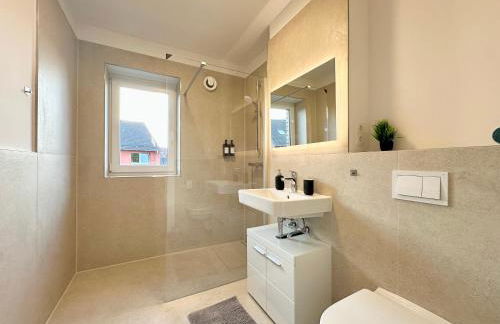 LIVA Stays - Henstedt Ulzburg - Nähe Hamburg & Flughafen - Nähe Bahnhof - Terrasse - Smart-TV - Foto 57