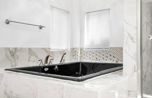 Lilburn Gateway with Game Loft, Fire Pit, Stone Mountain - Foto 44