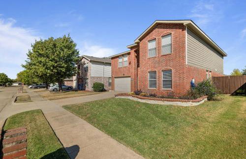 Retreat close to Lewisville Lake with pool, pet ok - Photo 59