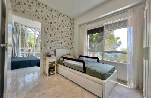 Preciosa Villa rodeada de pinos con vistas al mar - ServHouse - Photo 19