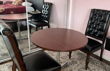 Pool Front Romantic Getaway withPrivate Entry - Foto 7