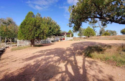 Hill Country Cabin with hot tub and dog friendly - Foto 44