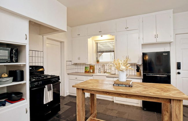 Newly Updated Cozy 1927 Uptown Tudor 4 min to Magnolia - Foto 29