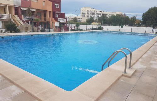 Casa con Barbacoa en Urbanización Privada - Foto 2