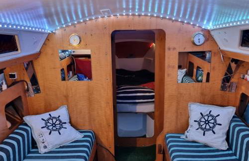 VOILIER AU SOLEIL LEVANT - Foto 1