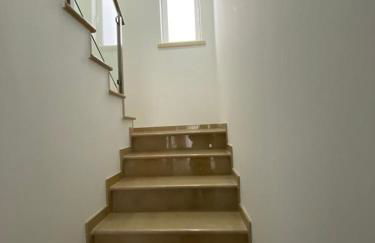 Gina House - Photo 12