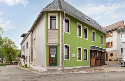 Lovely Apartment in Stützerbach near Forest - Photo 2