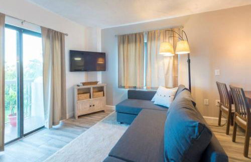 Deluxe Studio w/ Lakeview - free parking/pool - Foto 12