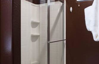 Gated townhouse with 2 suites, heated pool, hot tub - Photo 18