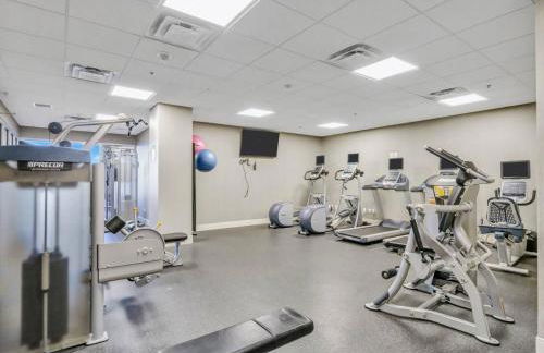 Beautiful Apt in Downtown w/Pool | Indoor Parking - Foto 29