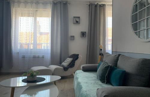 38 Maison entière,place de parking et garage pour moto velo a la demande - Foto 1