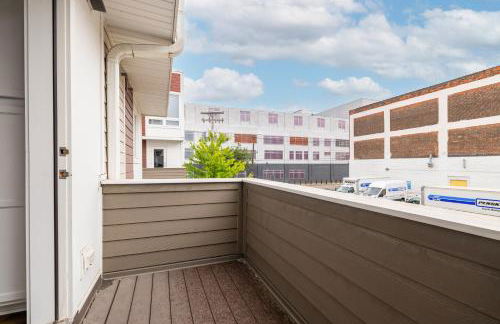 Luxury Downtown Townhome Unit 5 - Photo 5