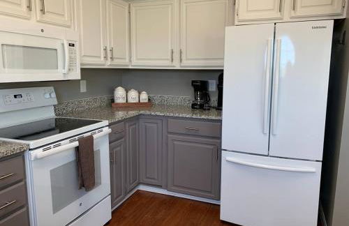 Island Escape|Sunsets| HotTub| Lake|Free Parking - Foto 2