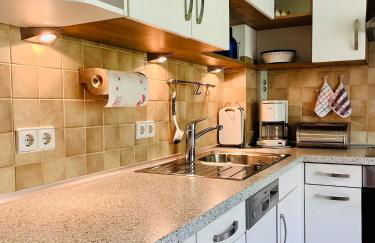 Ferienhaus Oesterle - Idyllisches Schwarzwaldhaus am Bach mit Terrasse & Balkon - Foto 7