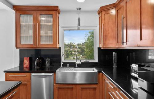 Spectacular Views and Tranquil Retreat in Los Feliz - Foto 16