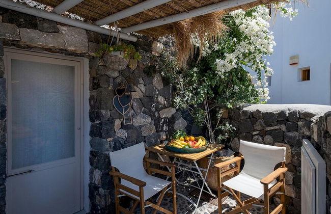 Rock Villas Santorini - Villa Legend Castle View Jacuzzi 130 sq m up to 7 Guests - Foto 15