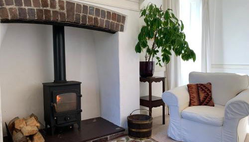 The Front Wing - Pen y Graig farmhouse, Church Bay, sea views near beach No Pets - Foto 2