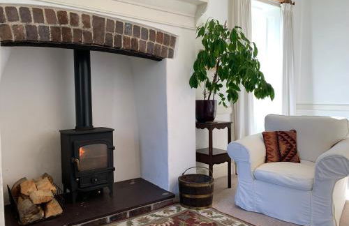 The Front Wing - Pen y Graig farmhouse, Church Bay, sea views near beach No Pets - Foto 2