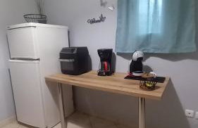 Cozy & Spacious Apartment Walk to Vathy Center - Photo 25
