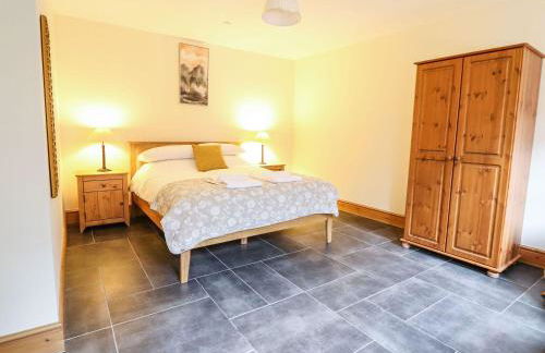 Hay Store - Photo 16