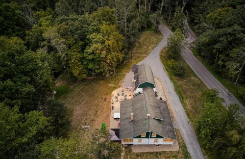 Luxuriously Restored Farm Cabin - Foto 50