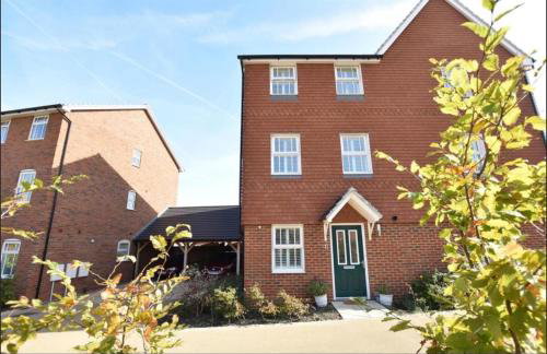 Weldon Road - Townhouse Overlooking the Park with Parking - Foto 1