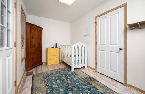 Secluded Waterfront Retreat for 23 - Dock Pets OK - Photo 116