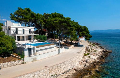 Seafront Villa Serenita - Photo 33