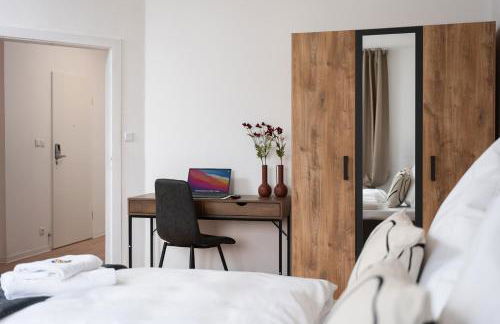 1-4 Gäste Wohnung W-Lan, Netflix, Amazon, Parken, Arbeitsplatz, 24h Check in ,Vollausgestattet Küche, Handtücher Seife u,v,m für Geschäftsreisende, Paare, Familien , - Foto 5