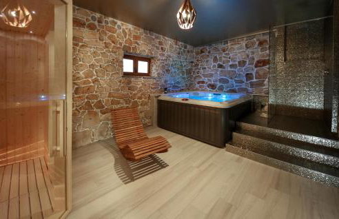 Gorgeous Home In Pokrovnik With Wifi - Foto 2