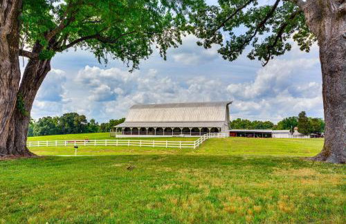Bright and Elegant Home in High Point with Deck! - Foto 36