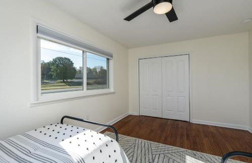 NEW Dragster Dream House - Game Room - Walk to the Speedway - Foto 21