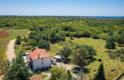 Villa Eufemia near Poreč with large garden and outdoor playground for kids - Foto 16