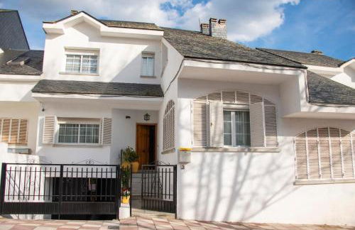 Ideal FAMILIAS hasta 15 Personas en San Martín de Valdeiglesias Madrid - Foto 31