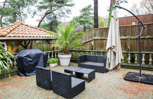 Hot Tub/Football Court/Sleeps 12/Luxury Villa - Photo 52