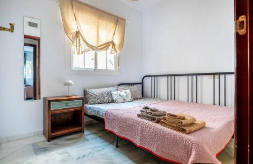 Piso con patio privado y parking Nervión Sevilla - Foto 32