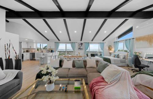 Entire Private Home with 2 Bedrooms 1 Bathroom, Grand View, King Bed, Spacious, Parking, Available Now - Foto 12