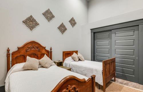 Florence Vacation Rental with Rooftop Deck! - Photo 20